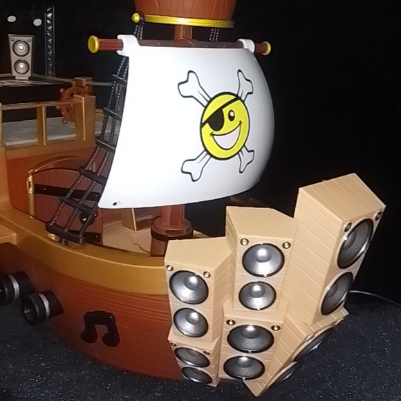 FGTEEV Raptain Hook's Sea wagon with build in Microphone  Lights and Music.Works - Picture 9 of 9